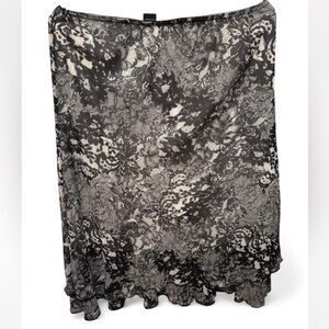 Briggs New York Black and White Lace Print Midi Skirt size medium